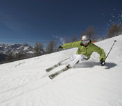 Skifahren in den Bergen